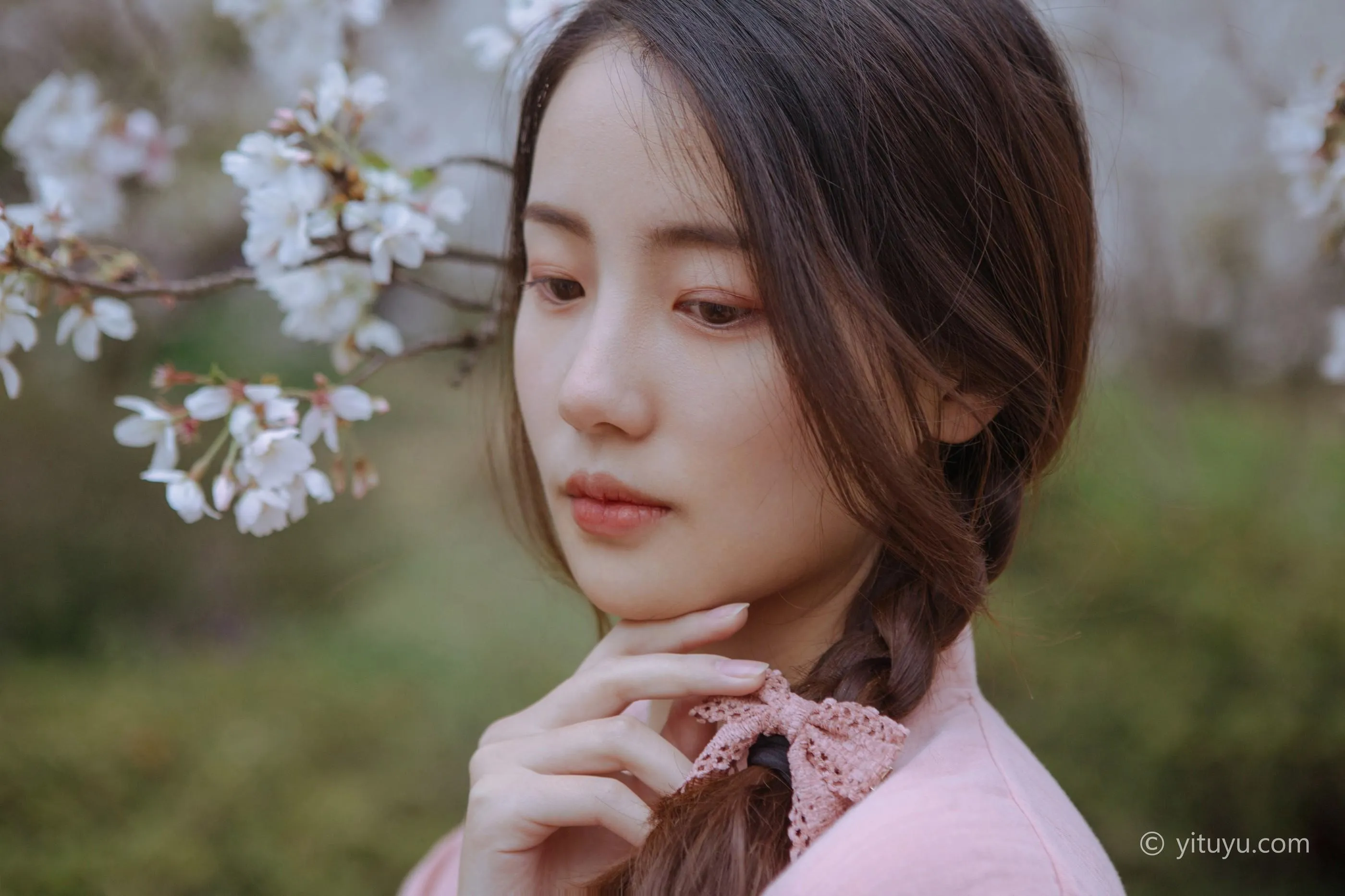 [YITUYU艺图语]2021.05.19 起风渐暖，樱花将灿 一只小四月 [24P]插图8